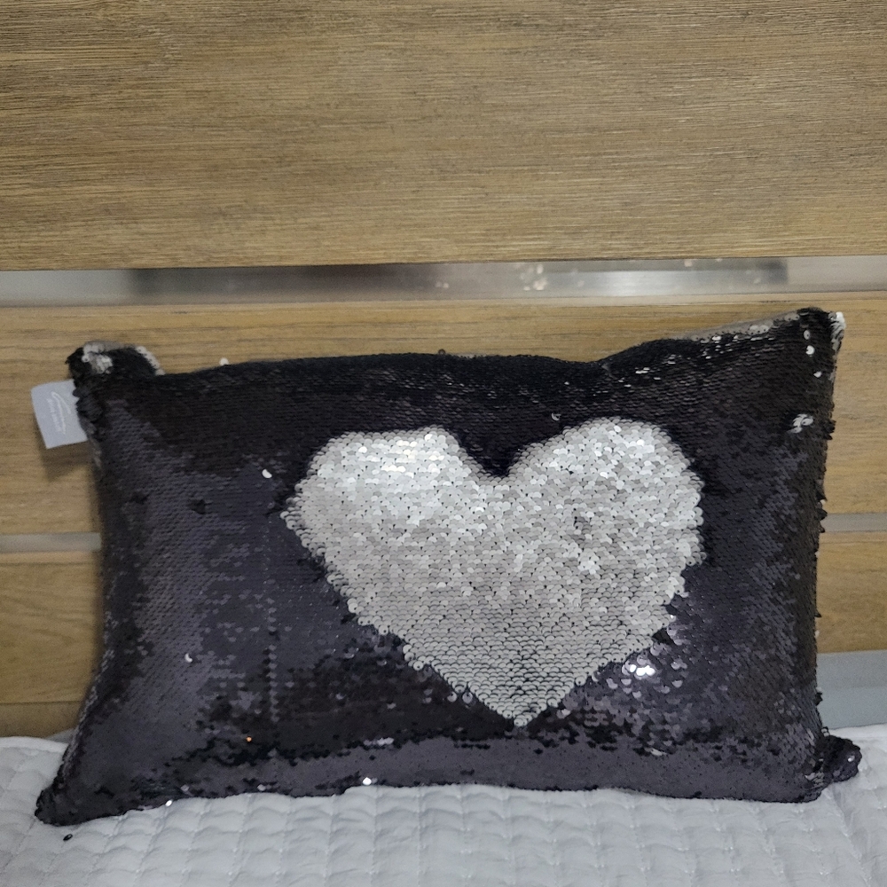 Aviva Stanoff rectangular throw pillows 12" x 20" NEW